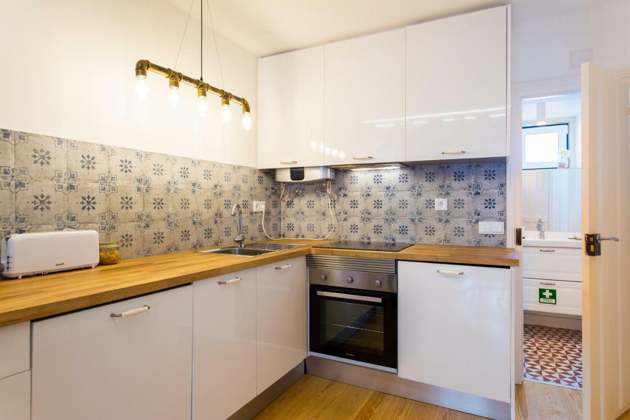 Brand New Bairro Alto Old Style Apartment Lissabon